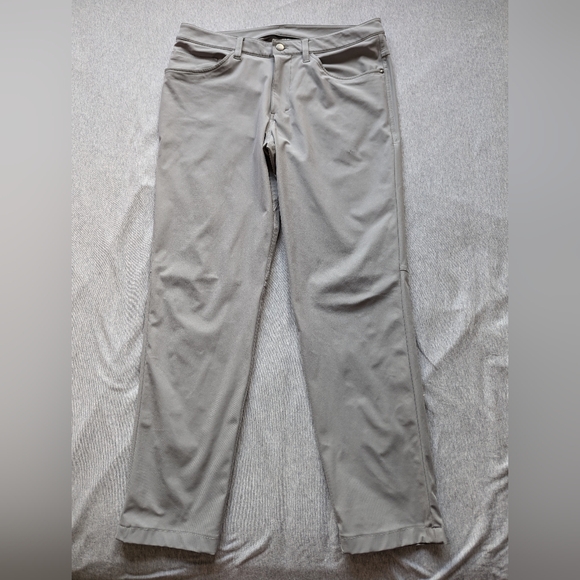 Lululemon ABC Pant Classic *34" in Light Cast - Picture 4 of 14